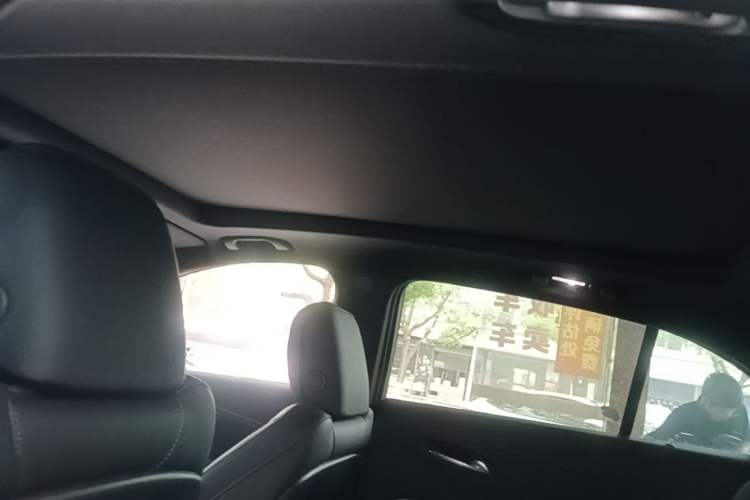 Used Cadillac XT4 2022 28T Two-Wheel Drive Fashion Edition Headliner