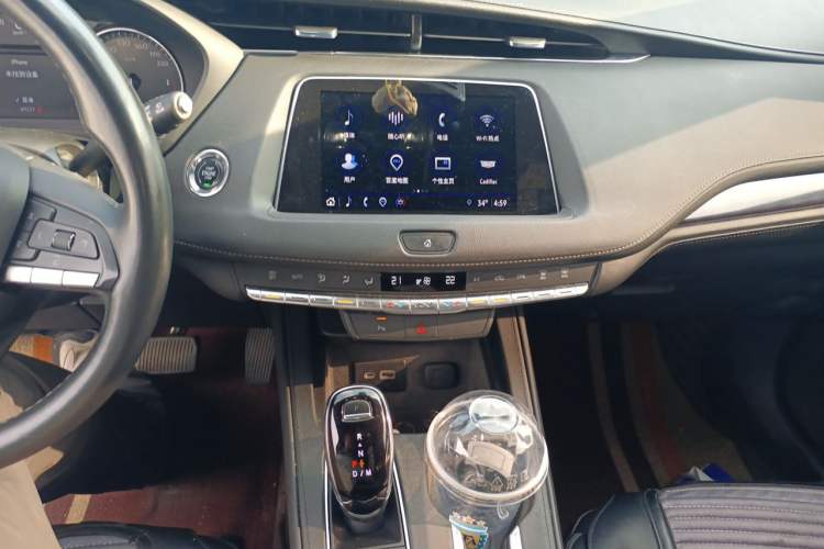 Used Cadillac XT4 2023 28T Two-Wheel Drive Fashion Edition Audio And AC Panel