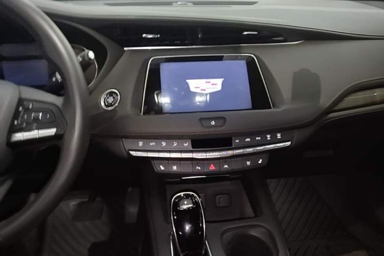Used Cadillac XT4 2023 28T Two-Wheel Drive Prestige Version Audio And AC Panel