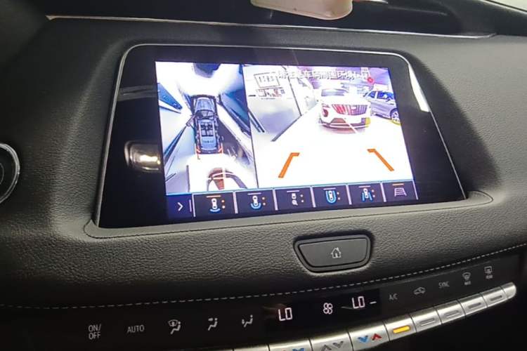 Used Cadillac XT4 2023 28T Two-Wheel-Drive Luxury Version Audio And AC Panel