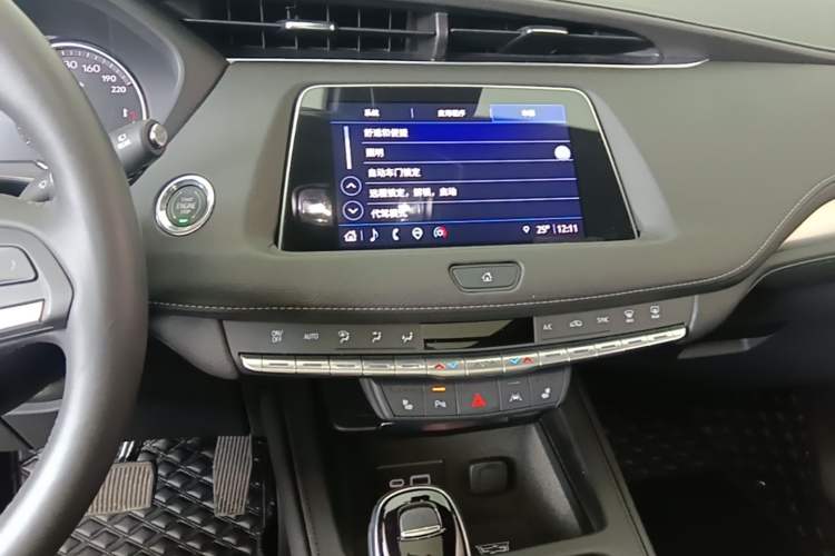 Used Cadillac XT4 2023 28T Two-Wheel-Drive Luxury Version Audio And AC Panel