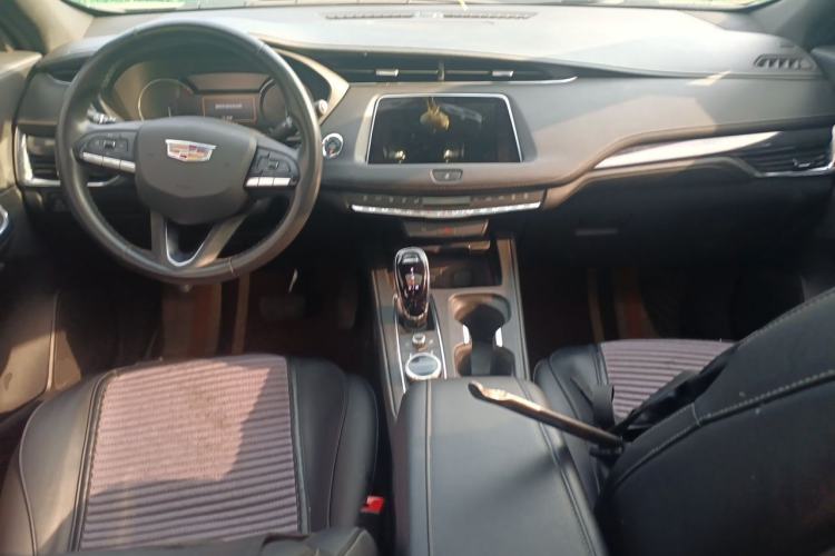Used Cadillac XT4 2023 28T Two-Wheel Drive Fashion Edition Center Console