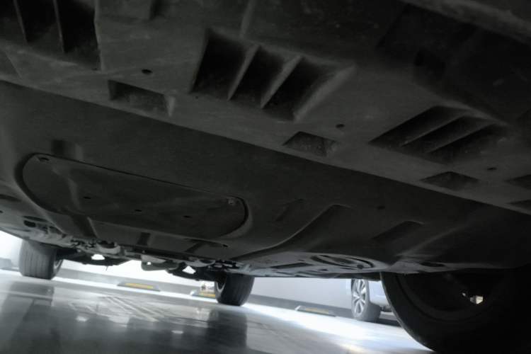 Used Cadillac XT4 2023 28T Two-Wheel-Drive Luxury Version Chassis Front