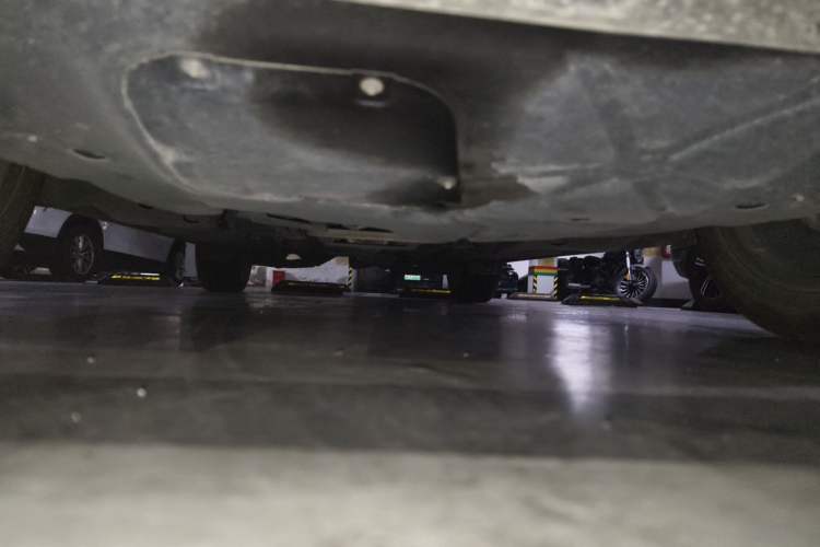 Used Cadillac XT4 2023 28T Two-Wheel-Drive Luxury Version Chassis Front