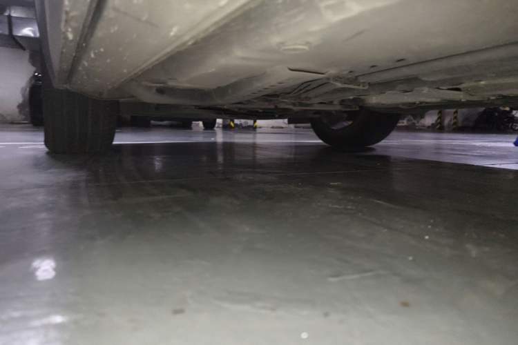 Used Cadillac XT4 2023 28T Two-Wheel-Drive Luxury Version Chassis Rear Left