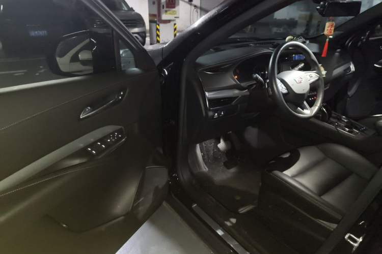 Used Cadillac XT4 2023 28T Two-Wheel-Drive Luxury Version Driver Seat