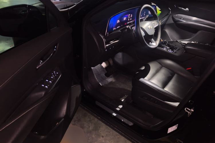 Used Cadillac XT4 2023 28T Two-Wheel-Drive Luxury Version Driver Seat