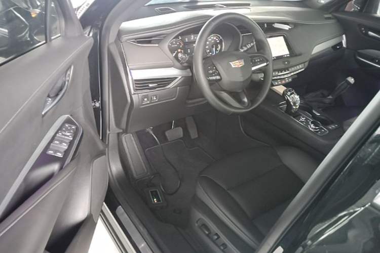 Used Cadillac XT4 2023 28T Two-Wheel-Drive Luxury Version Driver Seat