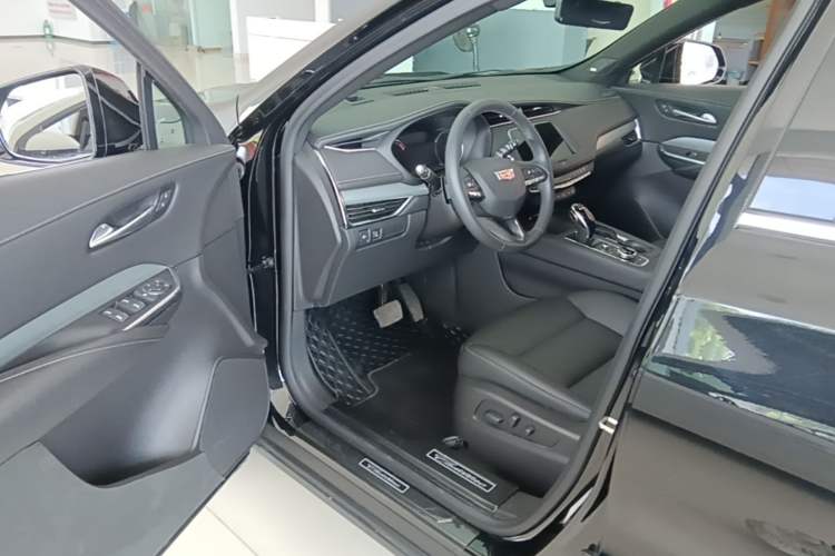 Used Cadillac XT4 2023 28T Two-Wheel-Drive Luxury Version Driver Seat