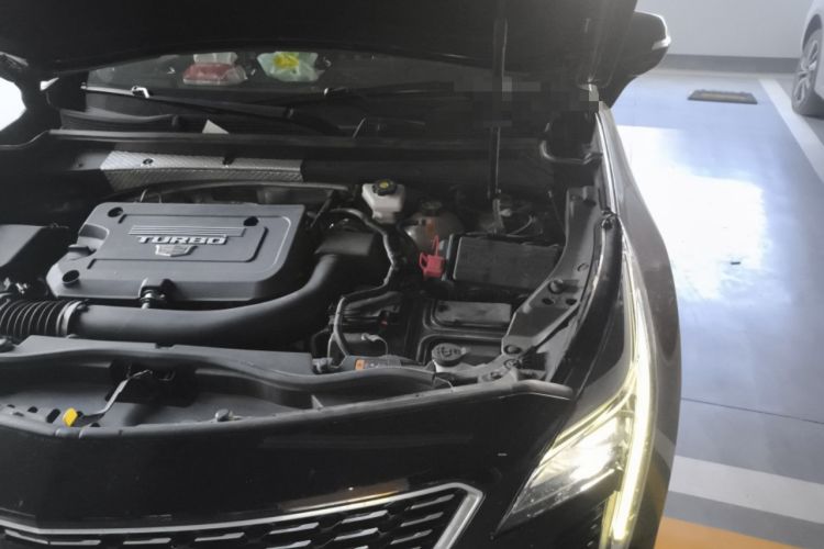 Used Cadillac XT4 2023 28T Two-Wheel-Drive Luxury Version Engine Bay Left