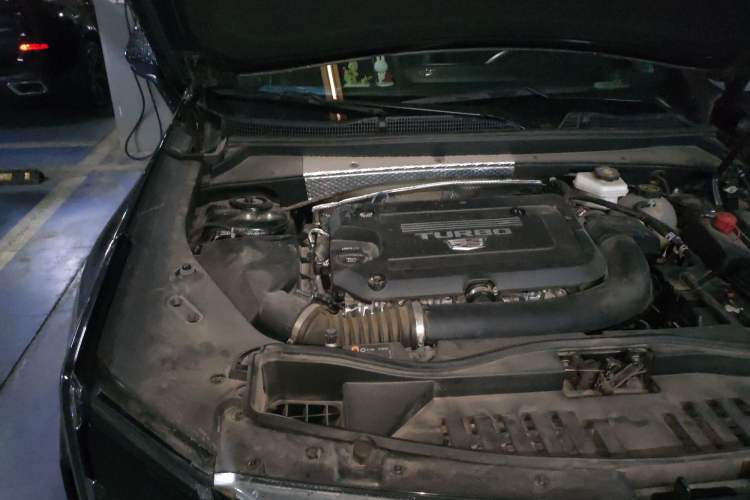 Used Cadillac XT4 2023 28T Two-Wheel Drive Prestige Version Engine Bay Right