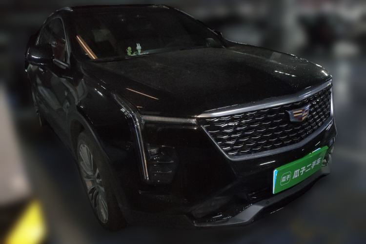Used Cadillac XT4 2023 28T Two-Wheel Drive Prestige Version Front Right 45 Deg