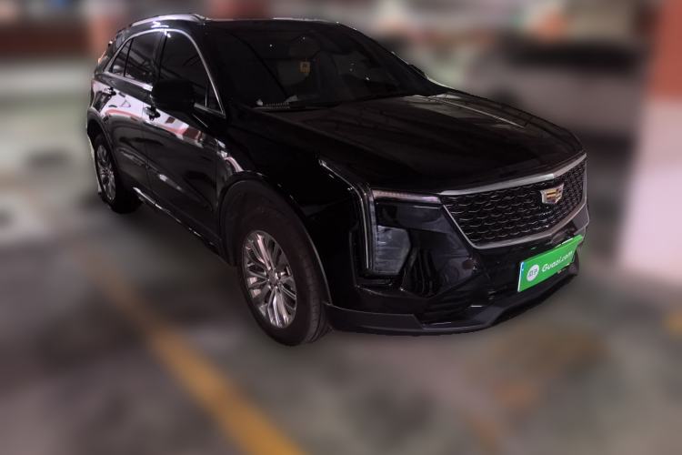 Used Cadillac XT4 2023 28T Two-Wheel-Drive Luxury Version Front Right 45 Deg