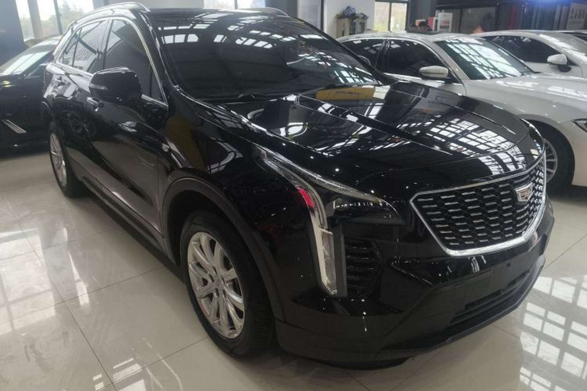 Used Cadillac XT4 2023 28T Two-Wheel Drive Fashion Edition Front Right 45 Deg