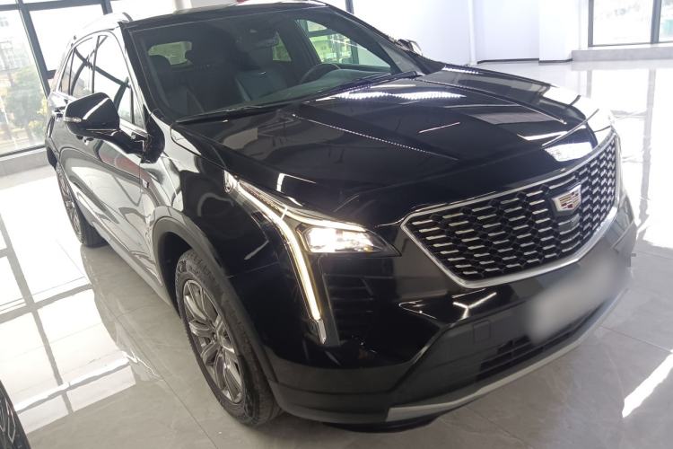 Used Cadillac XT4 2023 28T Two-Wheel-Drive Luxury Version Front Right 45 Deg