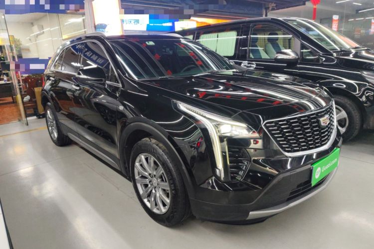 Used Cadillac XT4 2023 28T Two-Wheel-Drive Luxury Version Front Right 45 Deg