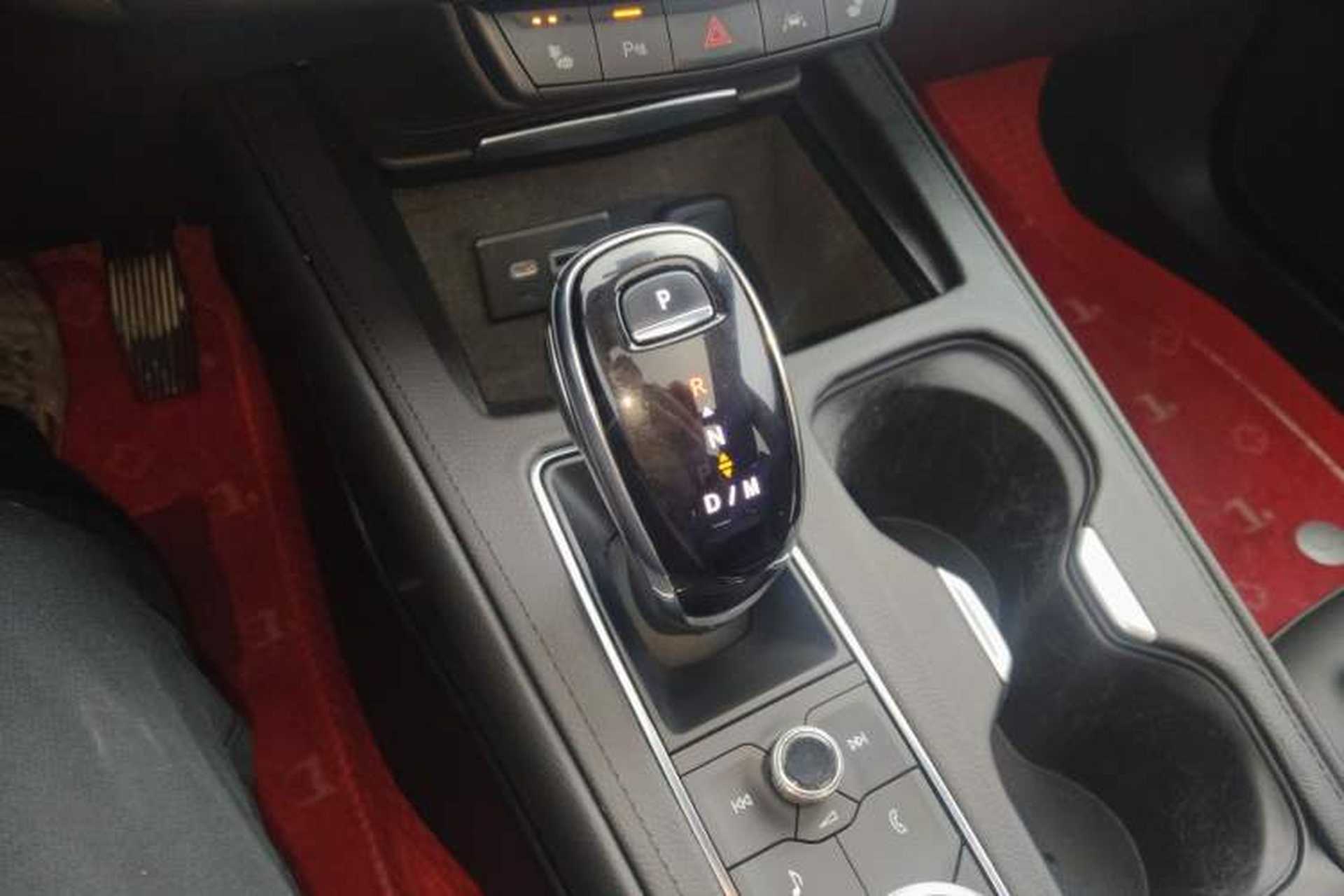 Used Cadillac XT4 2023 28T Two-Wheel-Drive Luxury Version Gear Lever