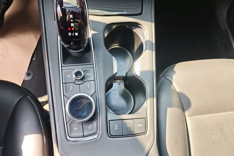 Used Cadillac XT4 2023 28T Two-Wheel Drive Prestige Version Gear Lever