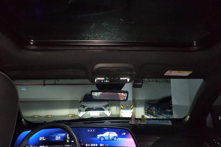 Used Cadillac XT4 2023 28T Two-Wheel Drive Prestige Version Headliner