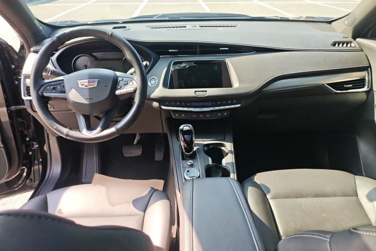 Used Cadillac XT4 2023 28T Two-Wheel Drive Prestige Version Interior 2