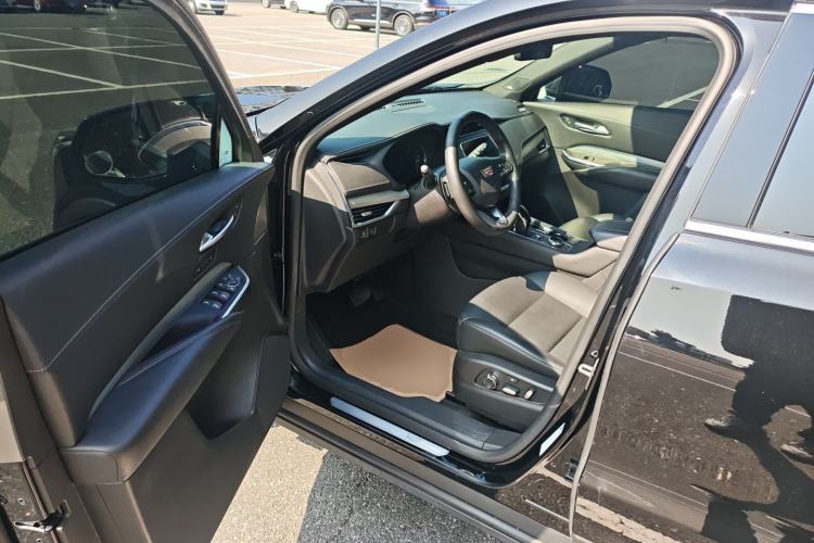 Used Cadillac XT4 2023 28T Two-Wheel Drive Prestige Version Interior 3
