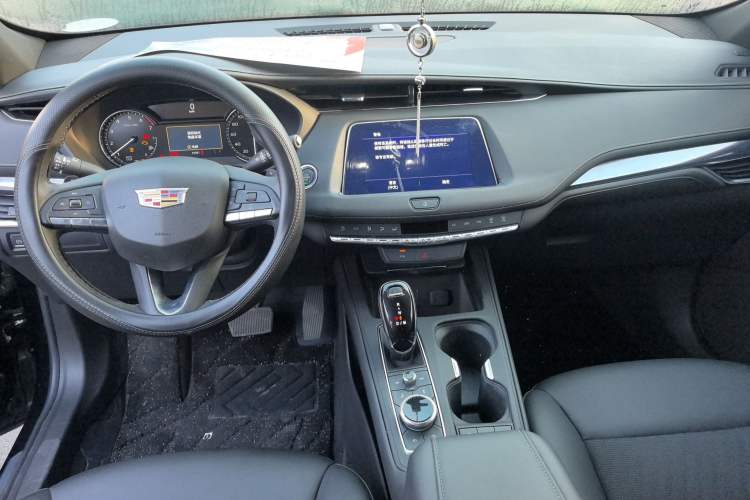 Used Cadillac XT4 2023 28T Two-Wheel Drive Fashion Edition Interior 3