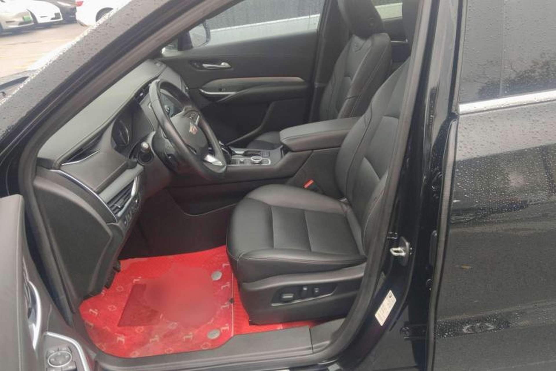 Used Cadillac XT4 2023 28T Two-Wheel-Drive Luxury Version Left Front Seat