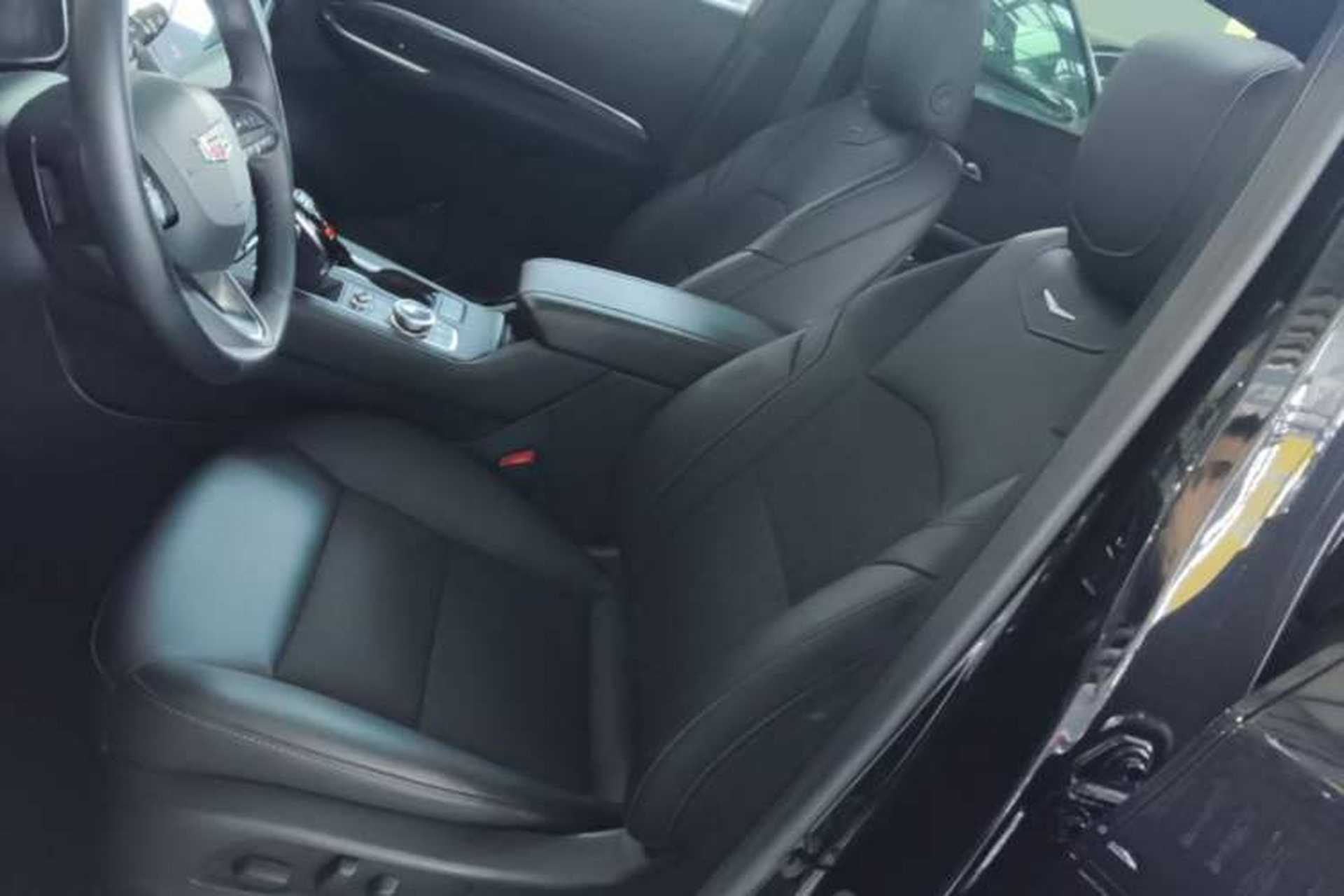 Used Cadillac XT4 2023 28T Two-Wheel Drive Fashion Edition Left Front Seat