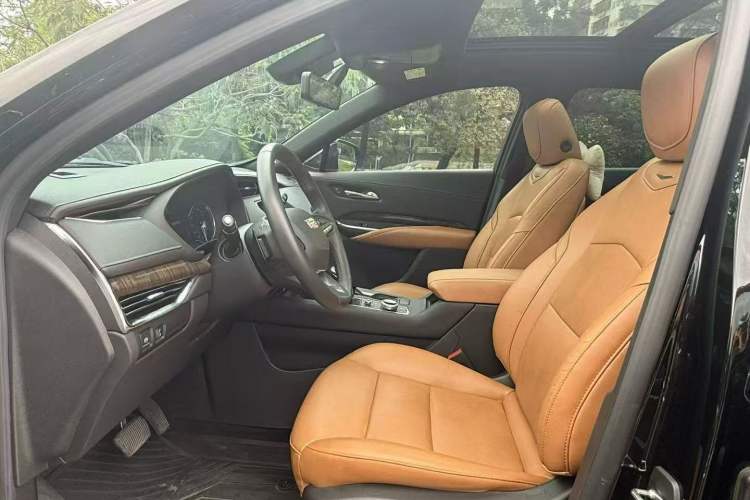Used Cadillac XT4 2023 28T Two-Wheel Drive Prestige Version Left Front Seat