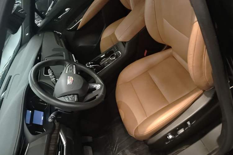 Used Cadillac XT4 2023 28T Two-Wheel Drive Prestige Version Left Front Seat