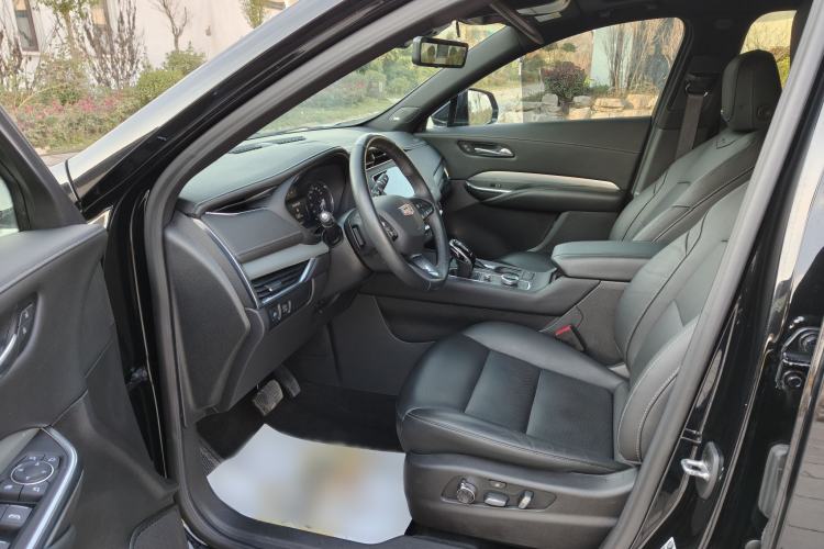 Used Cadillac XT4 2023 28T Two-Wheel Drive Prestige Version Left Front Seat