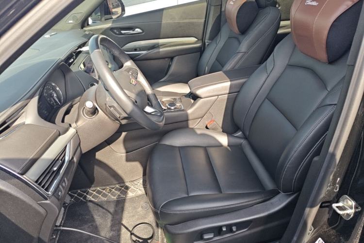 Used Cadillac XT4 2023 28T Two-Wheel-Drive Luxury Version Left Front Seat