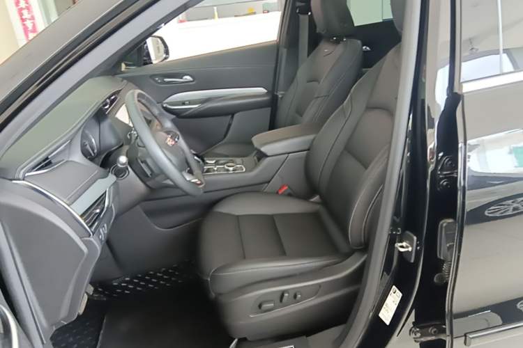 Used Cadillac XT4 2023 28T Two-Wheel-Drive Luxury Version Left Front Seat