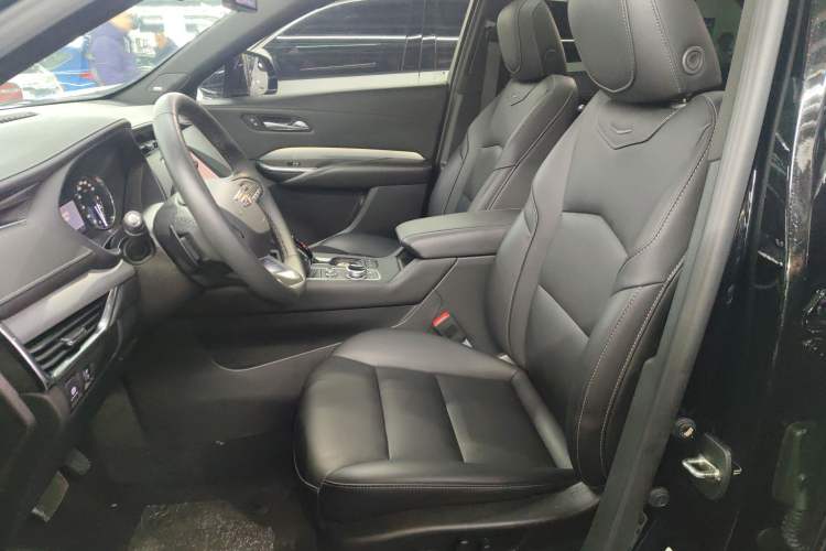 Used Cadillac XT4 2023 28T Two-Wheel-Drive Luxury Version Left Front Seat