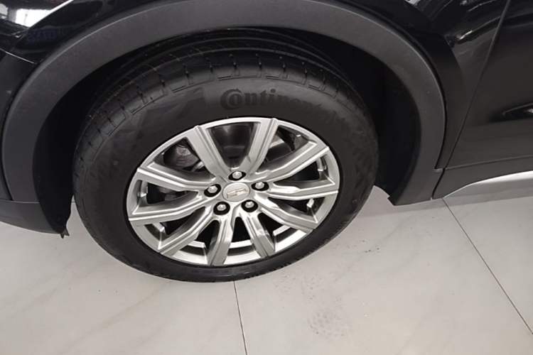 Used Cadillac XT4 2023 28T Two-Wheel-Drive Luxury Version Left Front Wheel Hub