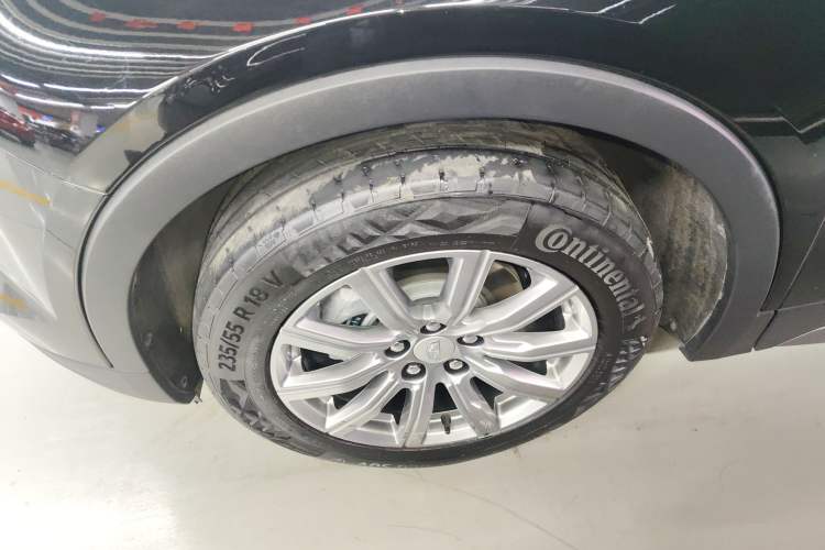 Used Cadillac XT4 2023 28T Two-Wheel-Drive Luxury Version Left Front Wheel Hub