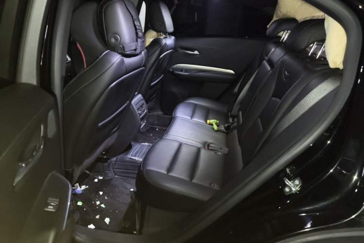Used Cadillac XT4 2023 28T Two-Wheel-Drive Luxury Version Left Rear Seat