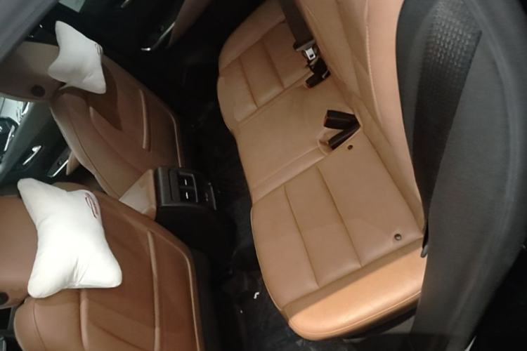 Used Cadillac XT4 2023 28T Two-Wheel Drive Prestige Version Left Rear Seat