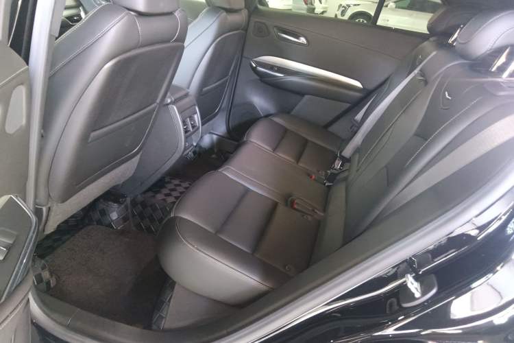 Used Cadillac XT4 2023 28T Two-Wheel-Drive Luxury Version Left Rear Seat