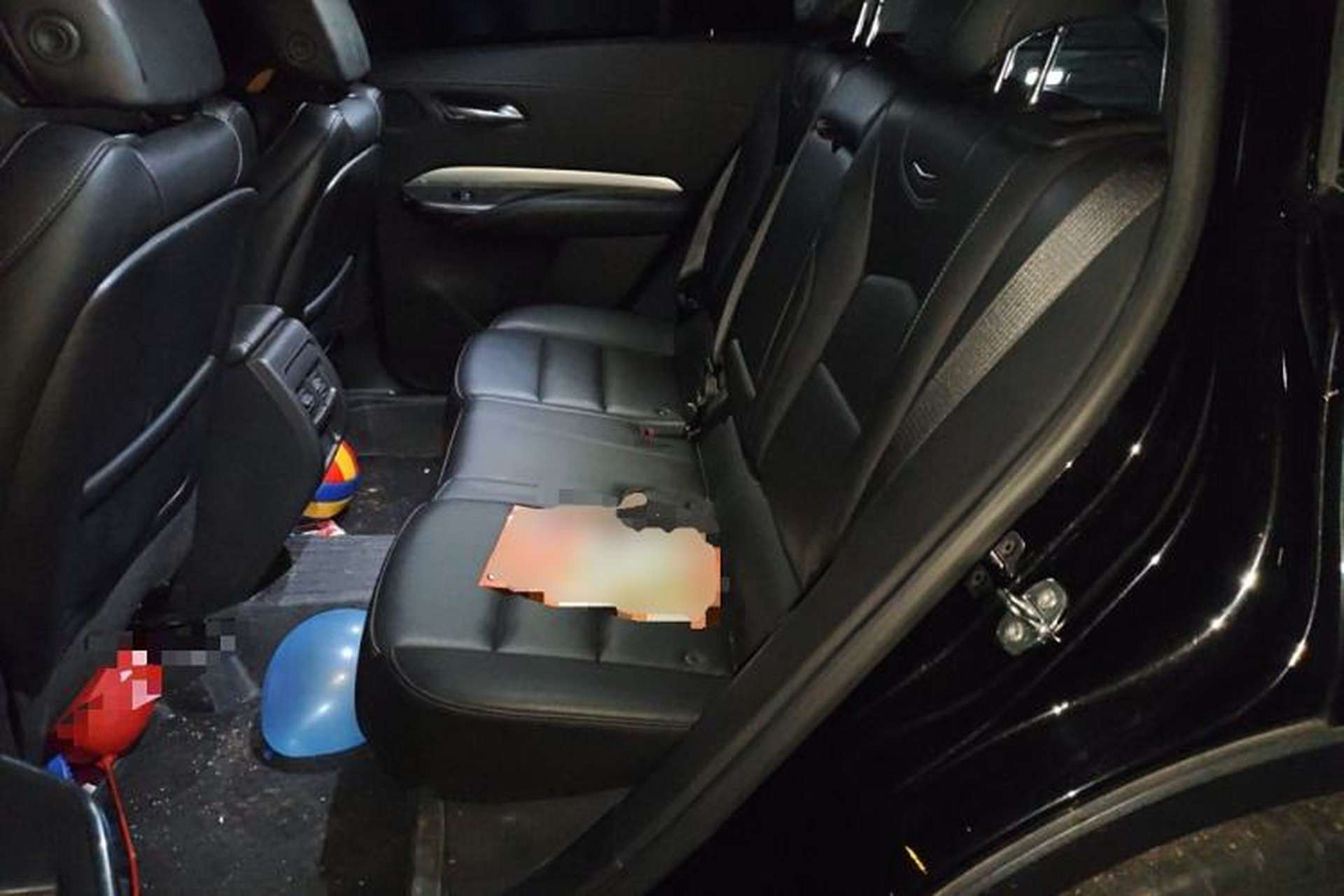 Used Cadillac XT4 2023 28T Two-Wheel-Drive Luxury Version Left Rear Seat