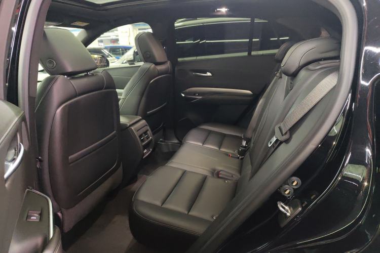 Used Cadillac XT4 2023 28T Two-Wheel-Drive Luxury Version Left Rear Seat