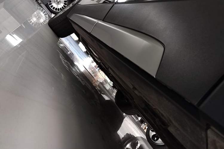 Used Cadillac XT4 2023 28T Two-Wheel-Drive Luxury Version Left Side Sill