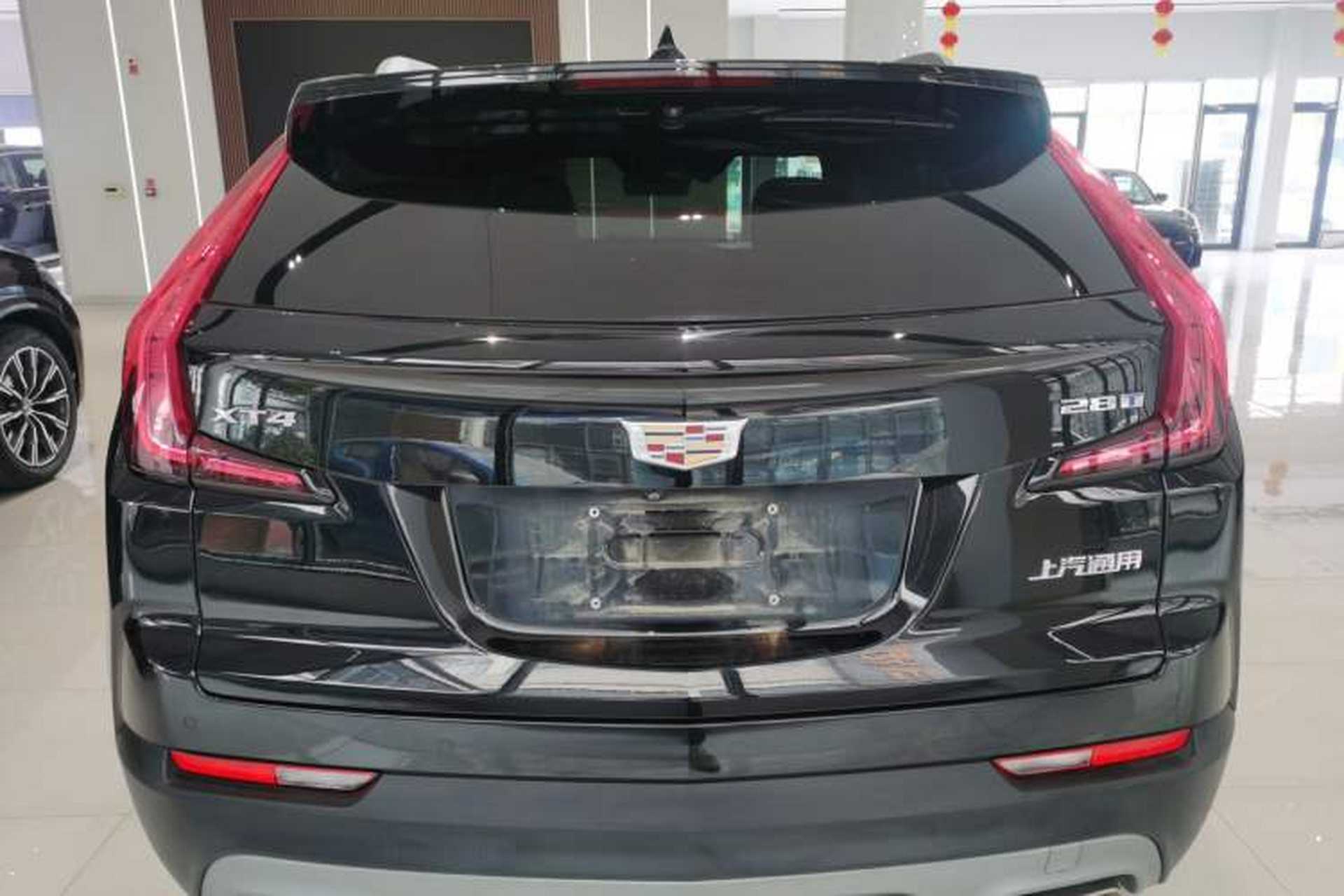 Used Cadillac XT4 2023 28T Two-Wheel-Drive Luxury Version Rear