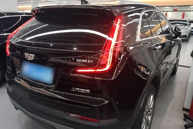 Used Cadillac XT4 2023 28T Two-Wheel Drive Prestige Version Rear Right 45 Deg