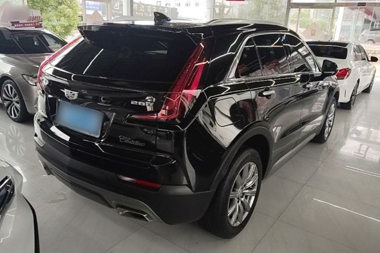 Used Cadillac XT4 2023 28T Two-Wheel-Drive Luxury Version Rear Right 45 Deg