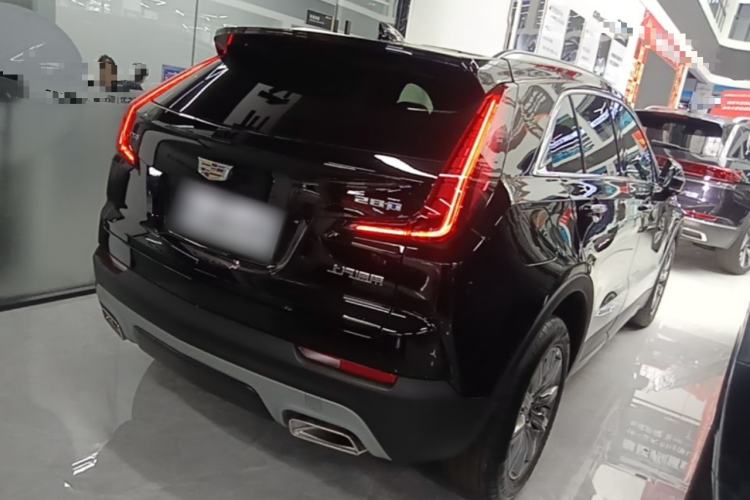 Used Cadillac XT4 2023 28T Two-Wheel-Drive Luxury Version Rear Right 45 Deg