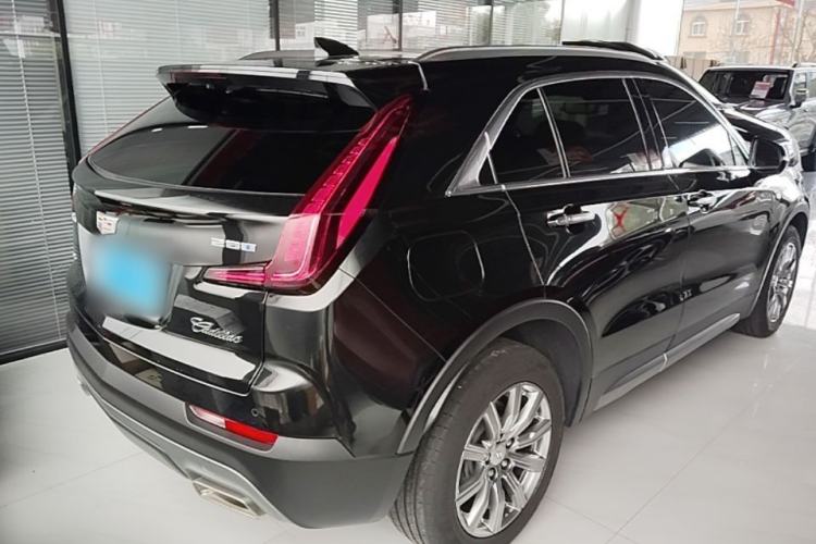 Used Cadillac XT4 2023 28T Two-Wheel-Drive Luxury Version Rear Right 45 Deg