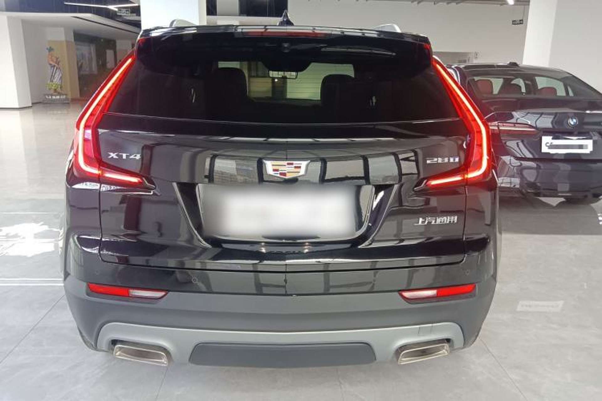 Used Cadillac XT4 2023 28T Two-Wheel-Drive Luxury Version Rear