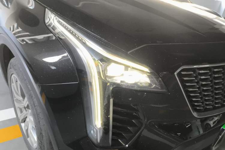 Used Cadillac XT4 2023 28T Two-Wheel-Drive Luxury Version Right Front Headlight