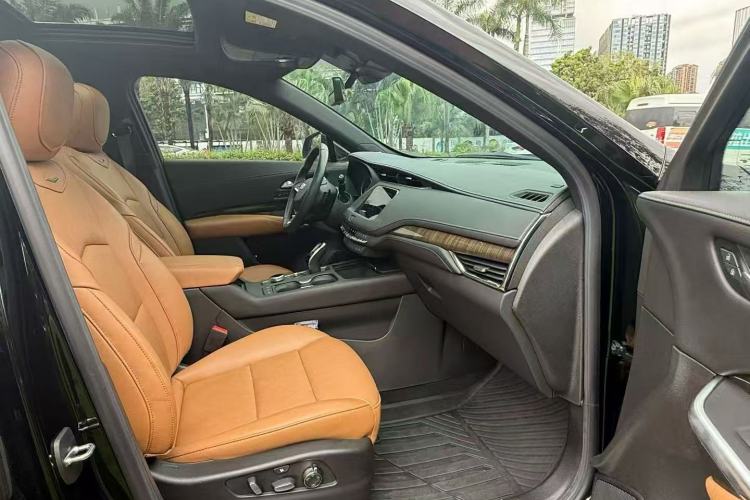 Used Cadillac XT4 2023 28T Two-Wheel Drive Prestige Version Right Front Seat